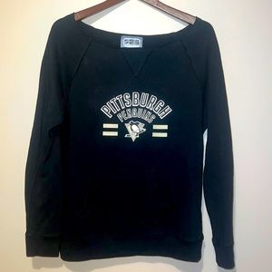 **SOLD** ~ Pittsburgh Penguins Ladies Large Sweater